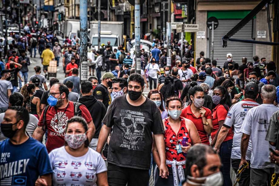 Mesmo sem controle da Covid-19, metade das cidades grandes retoma movimento normal